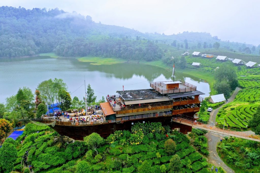 Glamping Lakeside